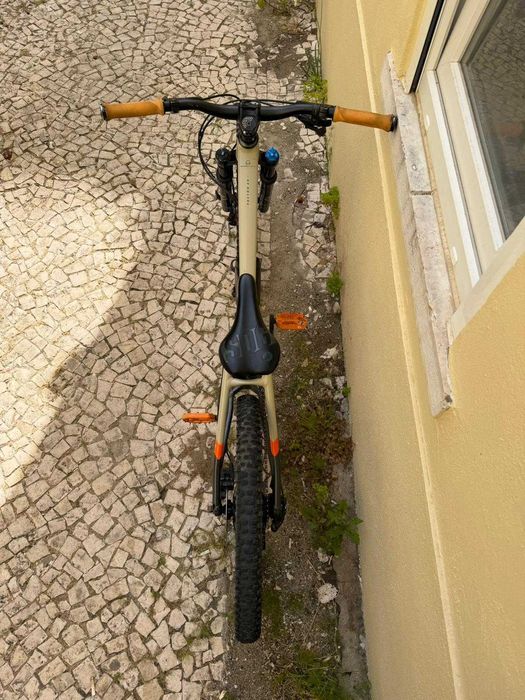 Mondraker Factor 24 BTT Infantil com Dupla Suspensão (2024)