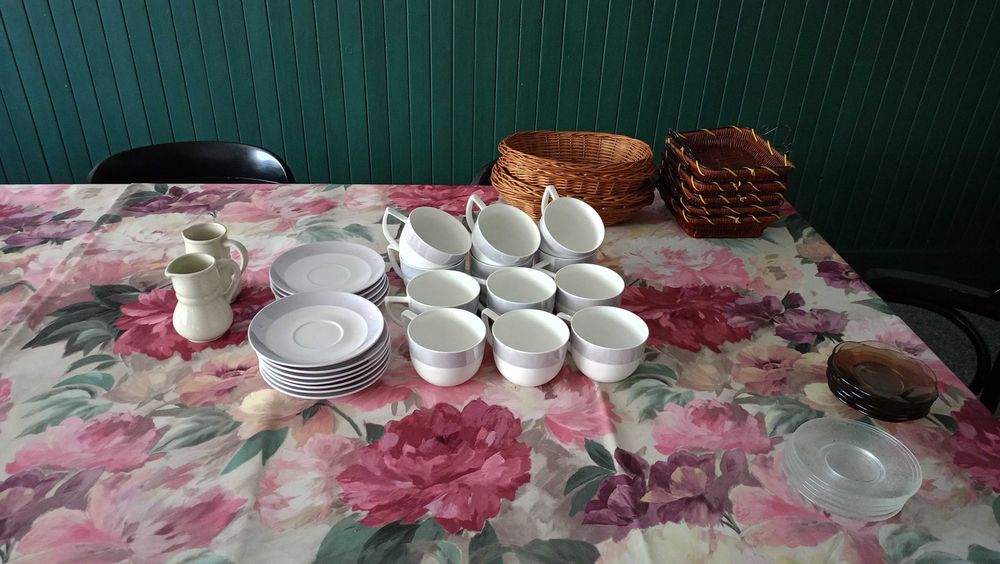 Zastawę stołową sprzedam