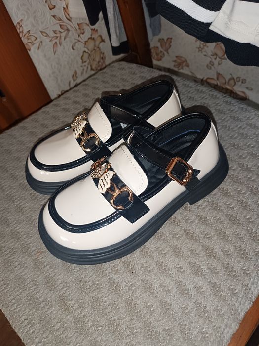 Туфельки нові , модні