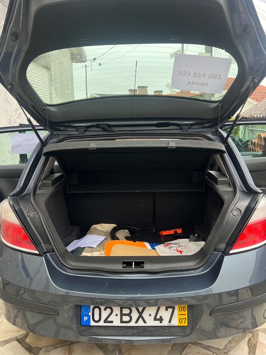 Opel Astra 1.3 CDTI (90 cv) - 2006 - Excelente Estado Vendo Opel Astra 1.3 CDTI a gasóleo, em ótimo estado de conservação, muito económico.