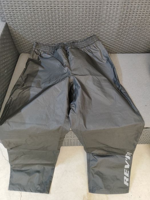 Calcas casaco chuva revit