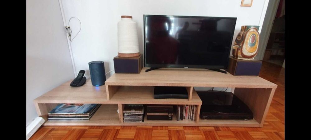 Móvel para TV e multimédia