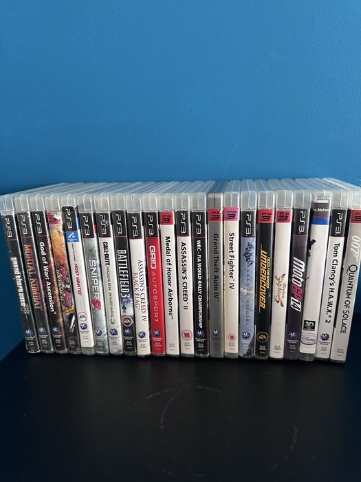 PS3 Slim + 22 jogos + 1 comando