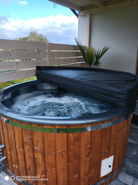 Domek z jacuzzi nocleg bilard, grill, ognisko, boisko.