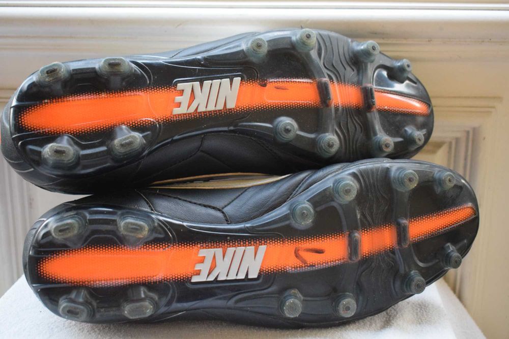 кожаные кроссовки бутсы футзалки Nike Tiempo р. 45,5 29 см