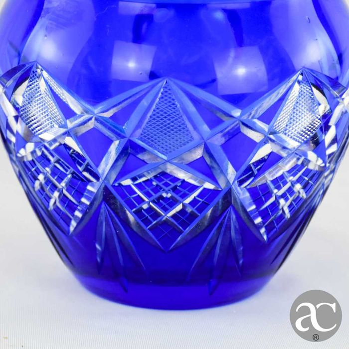 Jarro em Cristal doublé da Bohemia azul-cobalto