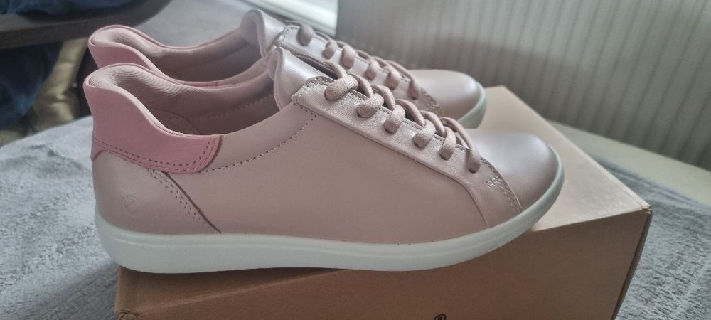 Sneakersy damskie skórzane Ecco Soft 7  38