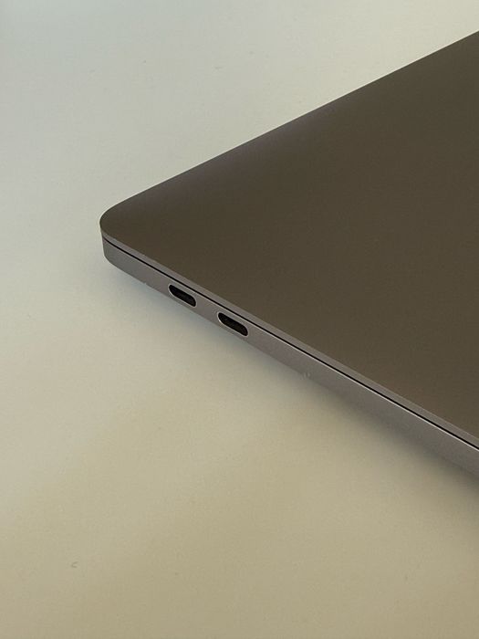 Macbook M1 Pro 256gb SSD 8gb Ram