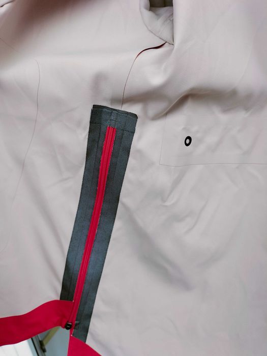 Фірмова куртка вітрівка Max Mara Weekend! Оригінал