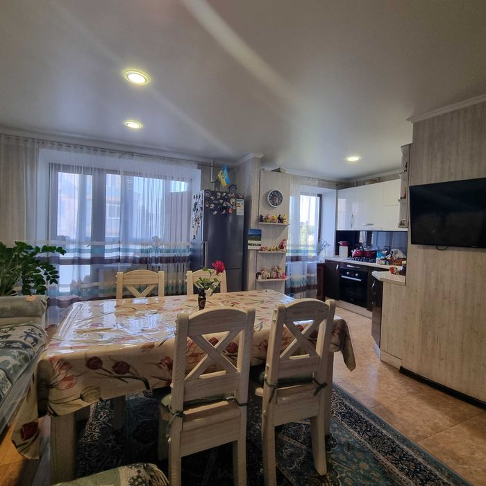 3-кімнатна квартира по вул.Грушевського