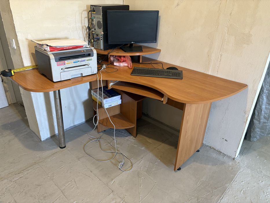 Стол компьютерный