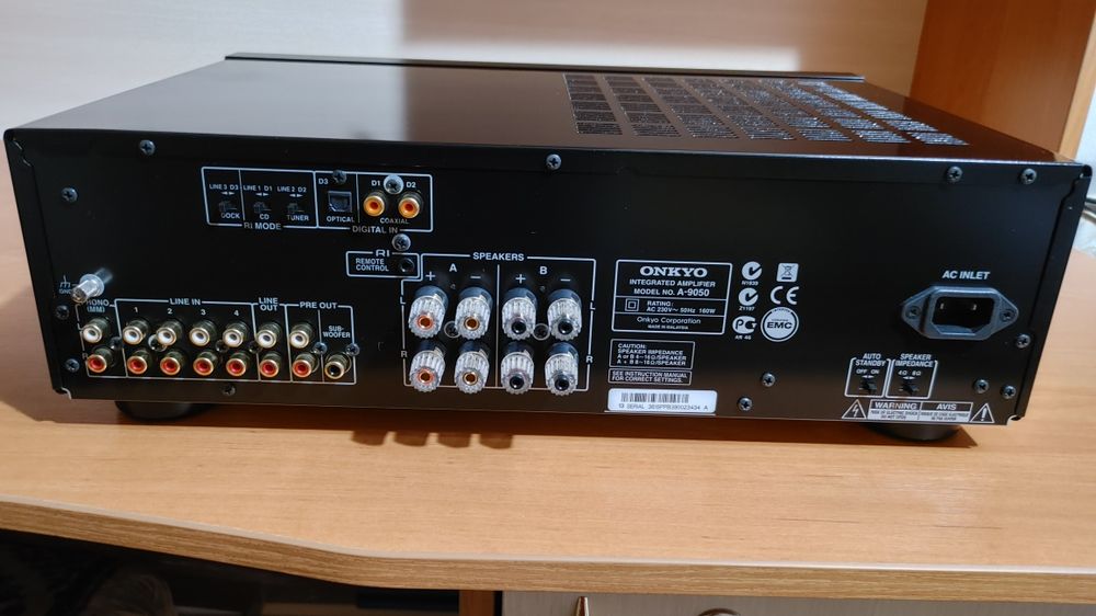 Продам усилитель с ЦАП Onkyo A 9050. В  очень хорошем состоянии.