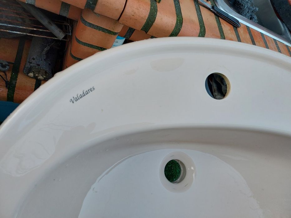 Lavatório antigo valadares beje