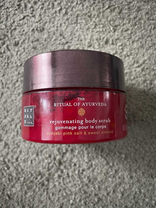 Peeling do ciała Rituals The Ritual of Ayurveda 300 g 1001
