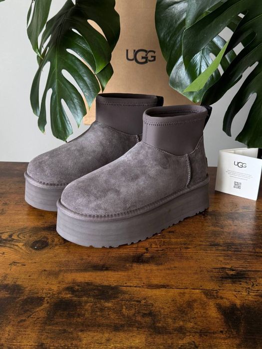 В наявності UGG 40р