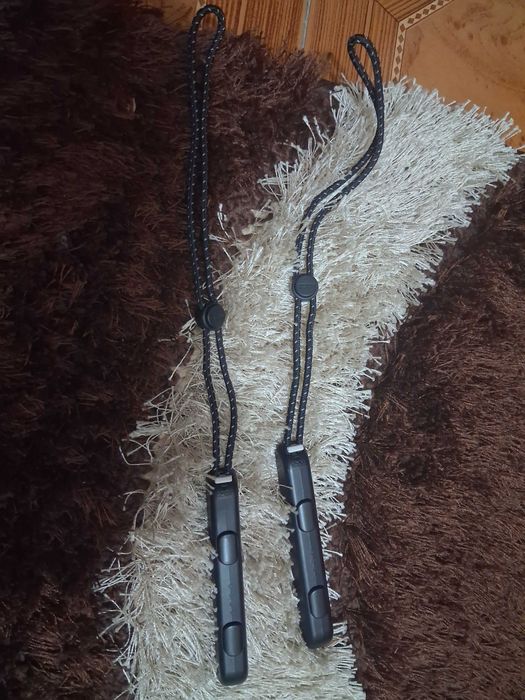 nitendo switch , jogos/com as caixas , com mini caixa para guardar , carregador usb , correias straps etc