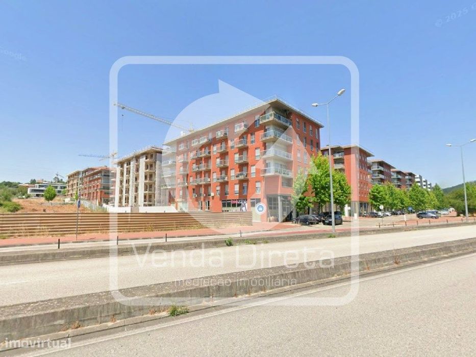Apartamento T3 com 156 m², Terraço Amplo e Garagem | Santo António ...