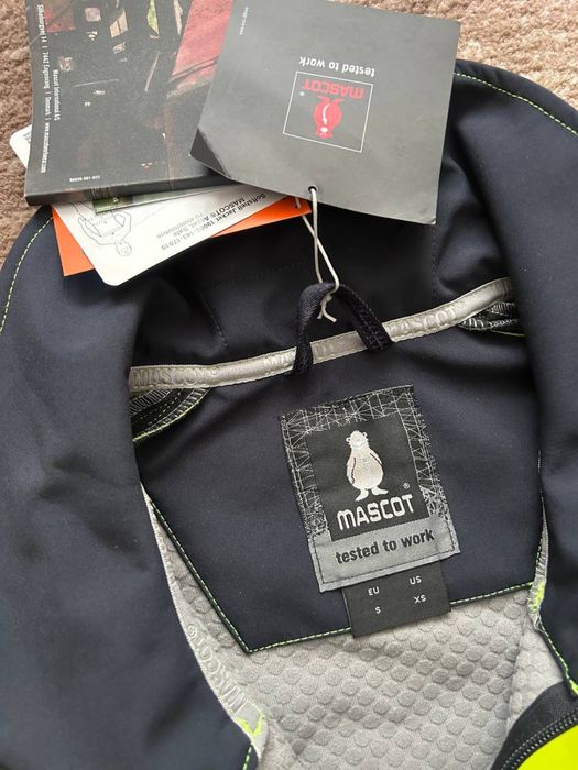 Робоча куртка mascot софтшел