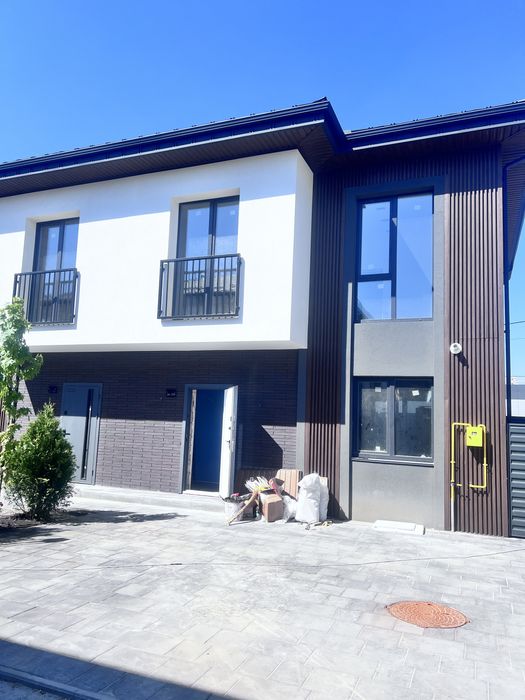 КМ Петроп Борщагівка Таунхауси біля Ліцей1. Газ/центр комун ЄОселя 2%