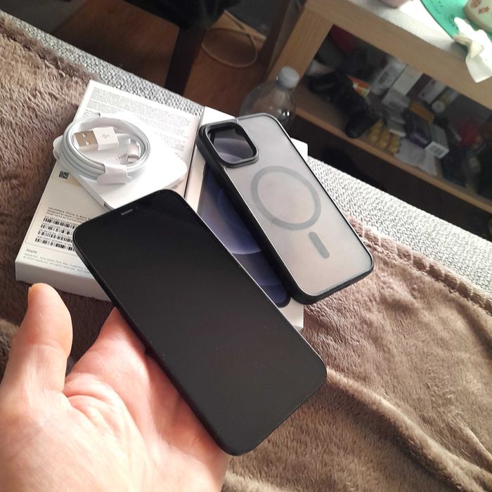 Iphone 12 64gb 6 cali super stan 86% kondycji 100% sprawny