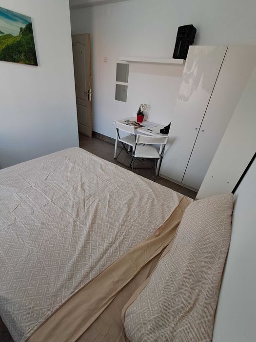 Quartos bons com terraços. Na Graça. Lisboa. Entrada imediata.