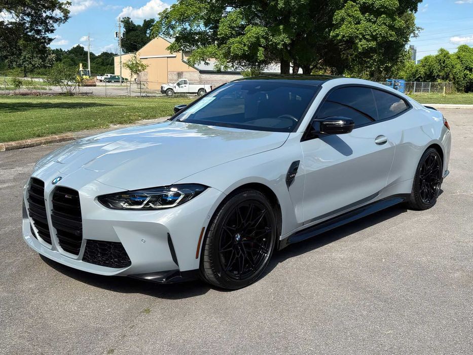 BMW M4      2021