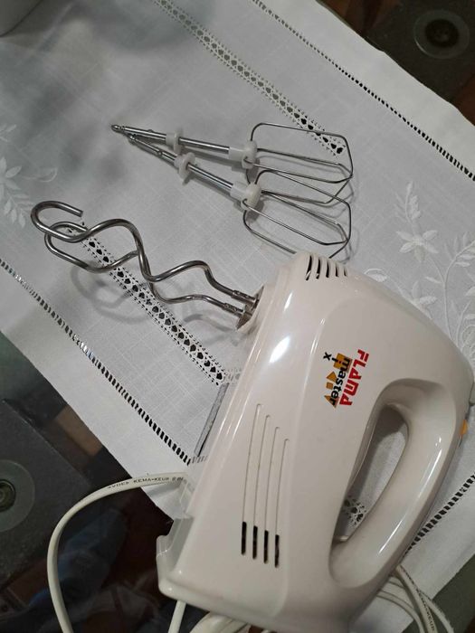 Batedeira FLAMA Branca