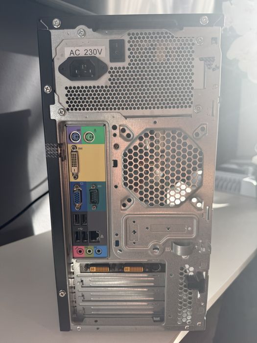 Komputer stacjonarny