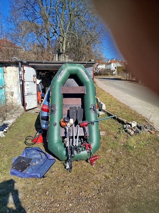 Sprzedam ponton z twardą podloga