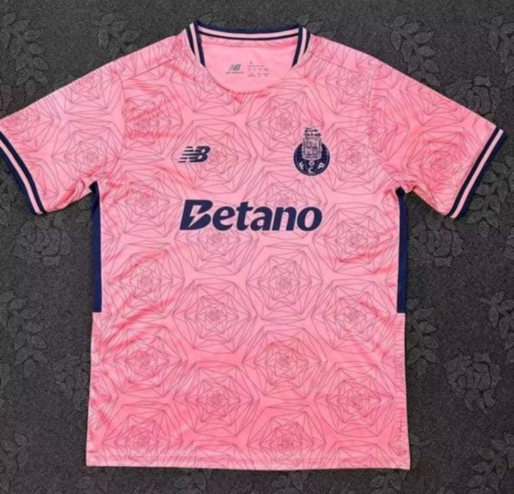 Conjunto (calções e camisolas) e camisolas de criança clubes