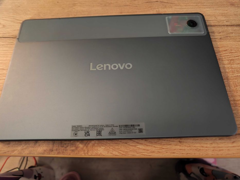 Sprzedam tablet prawie nowy