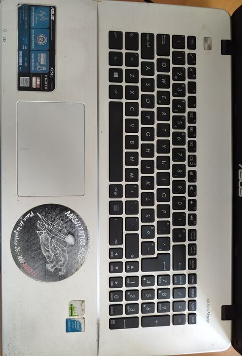 ASUS Core i7 5500U