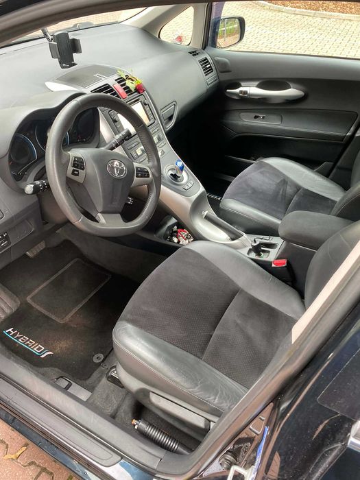 Auris hybryda 2012  PRESTIGE