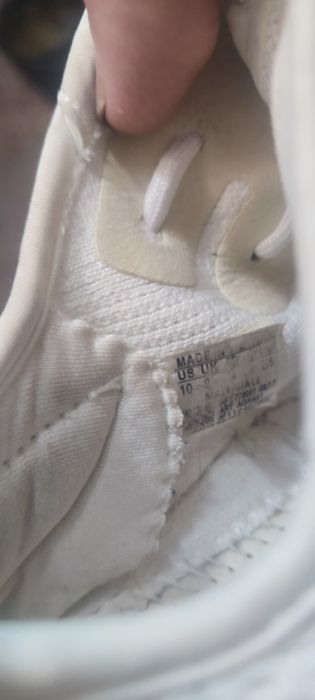 Продам кросівки ADIDAS YEEZY BOOST 350 V2 ,42 розміру .