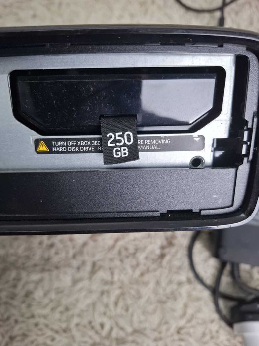 Xbox 360 konsola model 1439 dysk 250GB pad okablowanie zasilacz