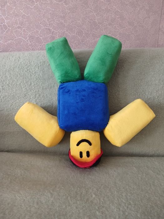 Нуб ,roblox ,м'яка іграшка- подушка.