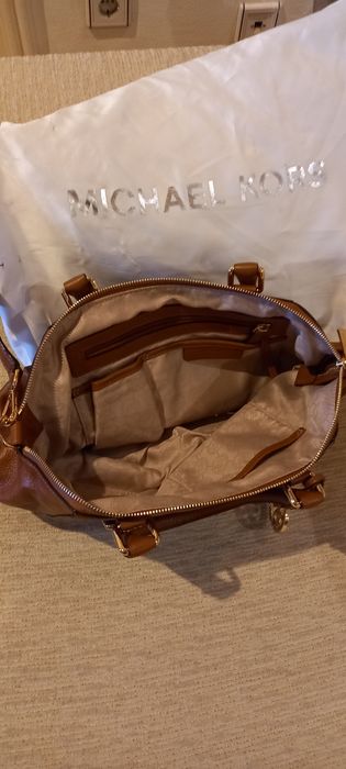Mala Michael Kors original, guardada sem ser usada.