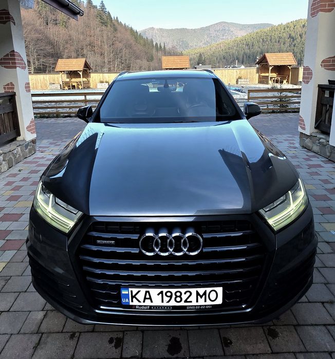 Audi Q7 S-line офіційна