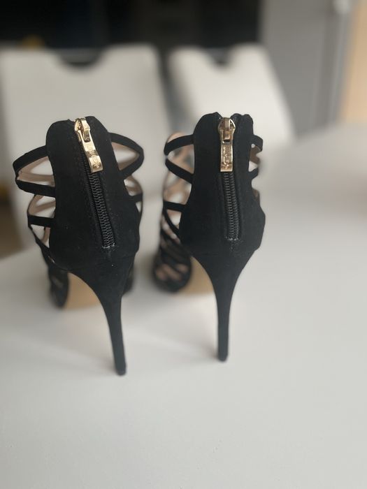 Sandałki czarne zamszowe