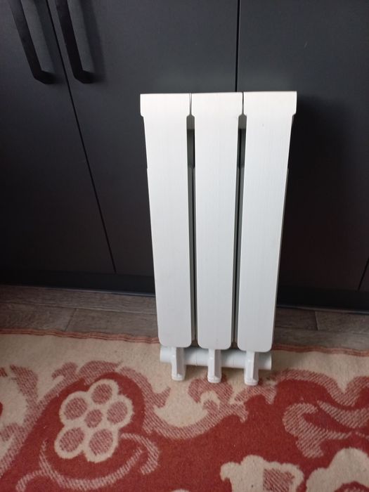 Продам три секції радіатора