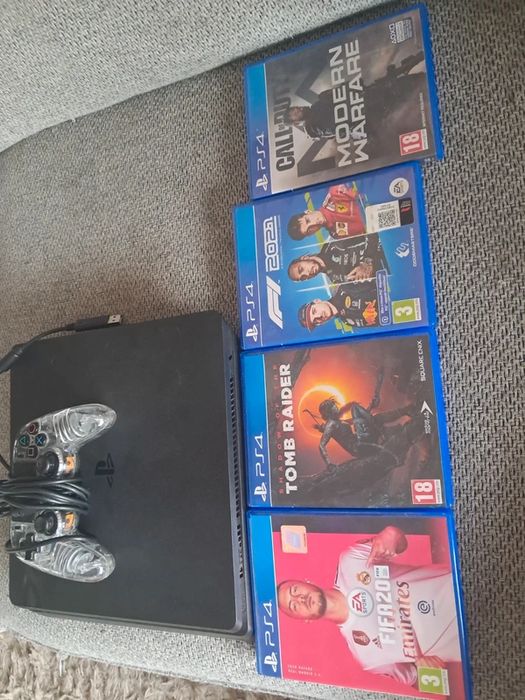 Sony PlayStation 4 PS4 com Jogos e Comando