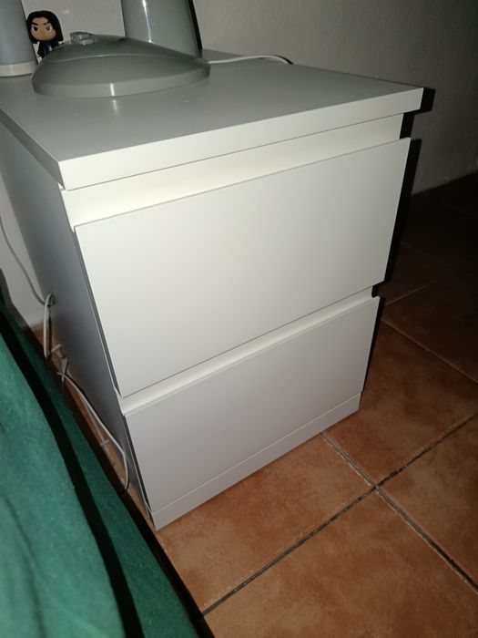 Mesa de cabeceira IKEA