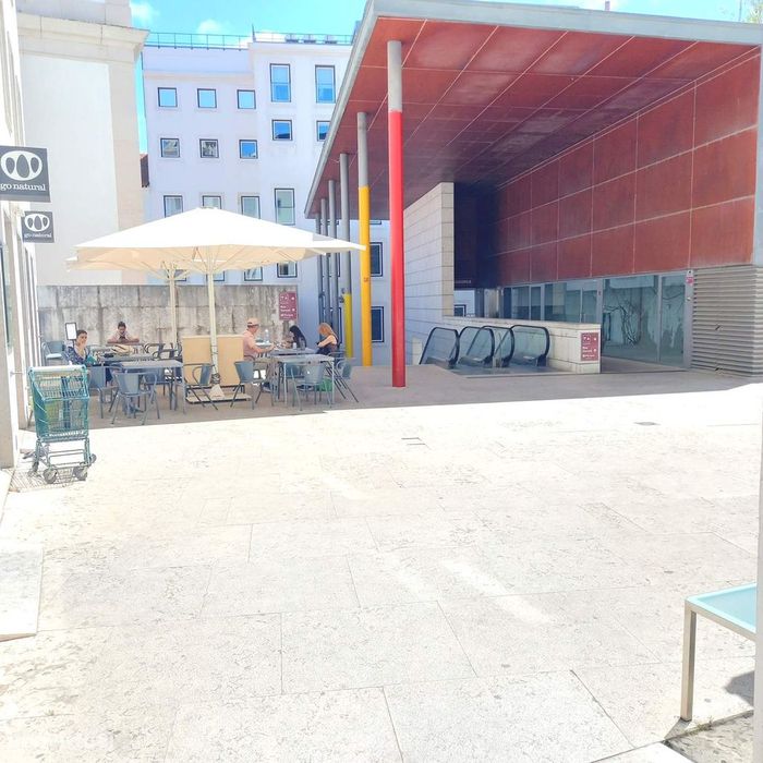 Apartamento T1 no coração do Chiado, com garagem e arrecadação