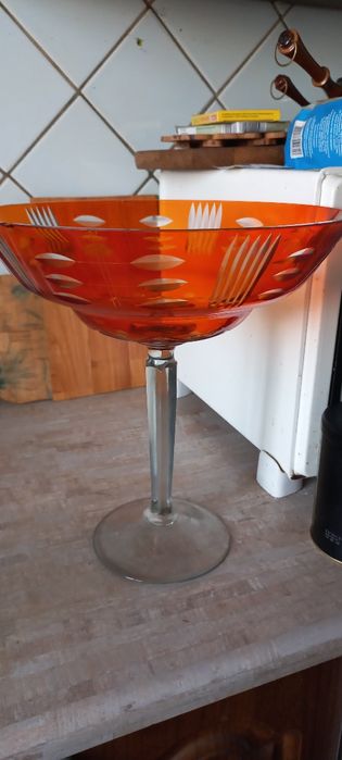 Продам вазы из цветного хрусталя.