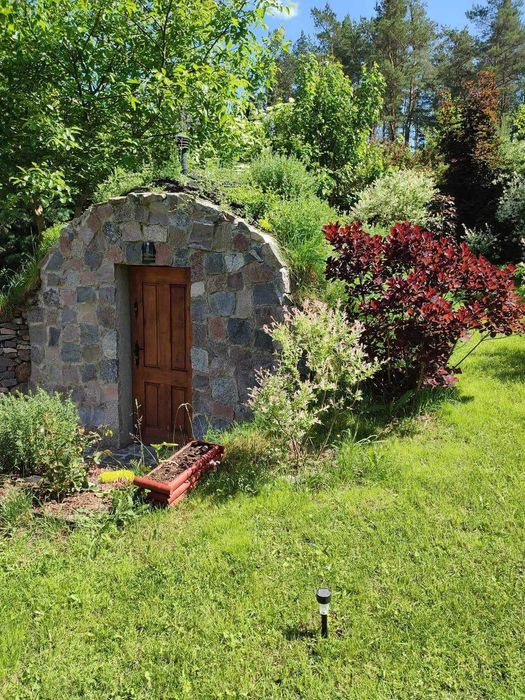 schron betonowy , piwniczka betonowa , ziemianka , piwnica , sauna ogrodowa