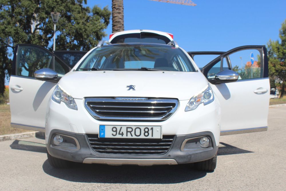 Peugeot 2008 1.6 HDI Allure com Teto Panorâmico