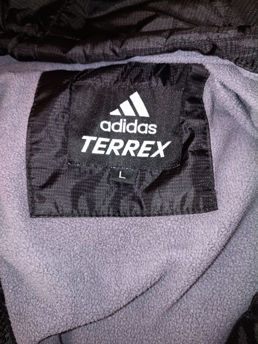 Продам зимнюю куртку Адидас  Терекс