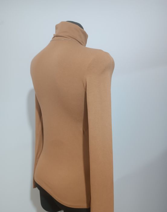 Camelowy cienki golf firmy Amisu nowy rozmiar XS 34/36