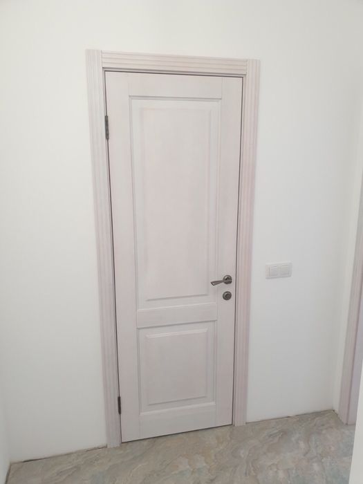 Двері деревʼянні, міжкімнатні з масиву деревини. Київ