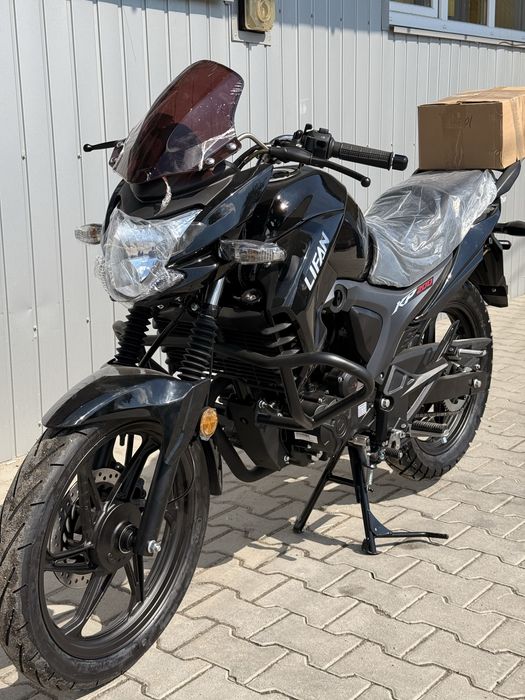 Мотоцикл  Lifan kp200